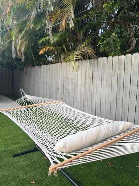Rest A Shore - Central Cozy 1BR Apartment in Fort Lauderdale