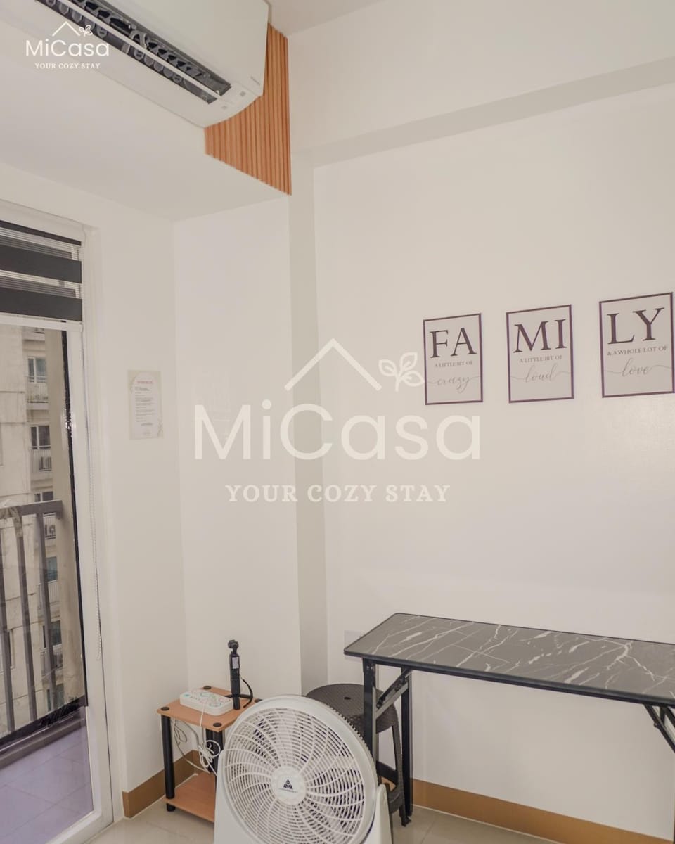Bed, Balcony/Terrace, Balcony/Terrace, Seating area, Bedroom, Pool view, Pool view, Swimming pool, Swimming pool, air conditioner, air conditioner