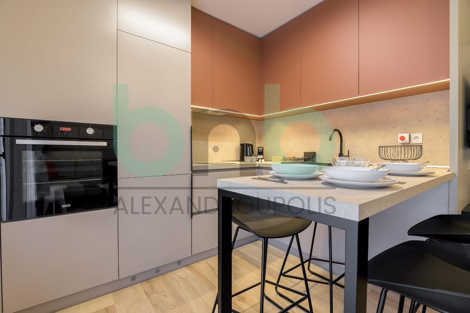Kitchen or kitchenette, Dining area, oven, stove
