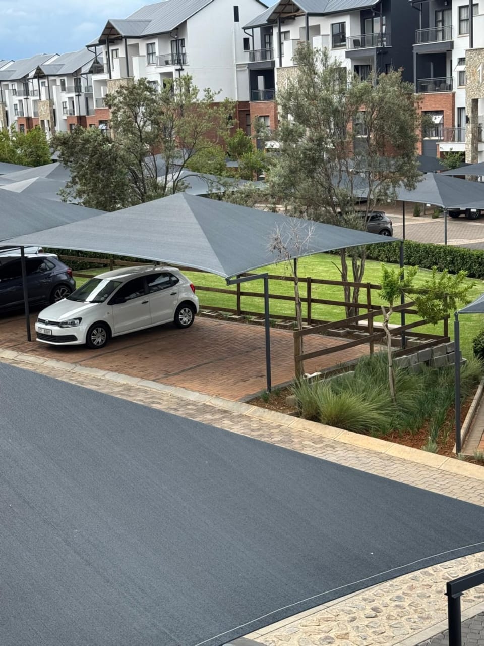 Garden view, Parking