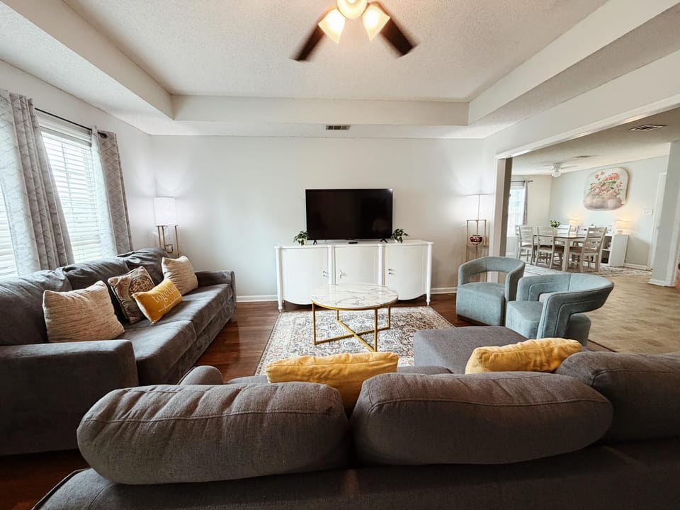 Perfect I-75 Stop 3BR2BA, Near VSU & Moody AFB House in Georgia