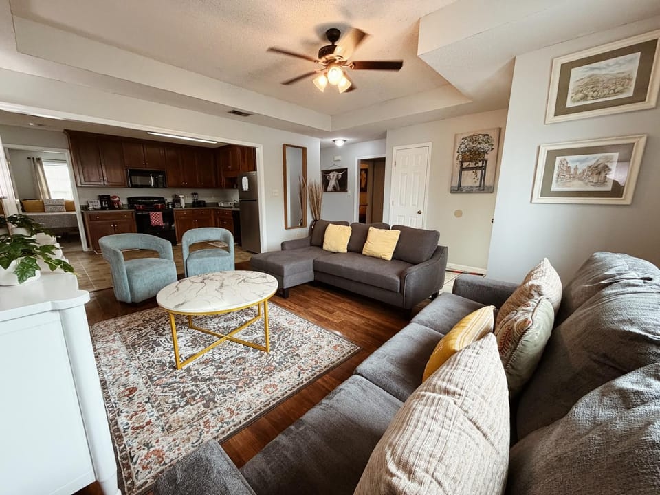Perfect I-75 Stop 3BR2BA, Near VSU & Moody AFB House in Georgia