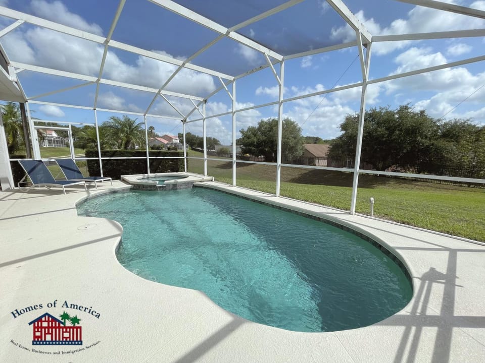 556 Gorgeous home with Pool and Spa Not Overlooked at Back 3 Bedrooms and 2 Full Bathrooms Villa in Four Corners