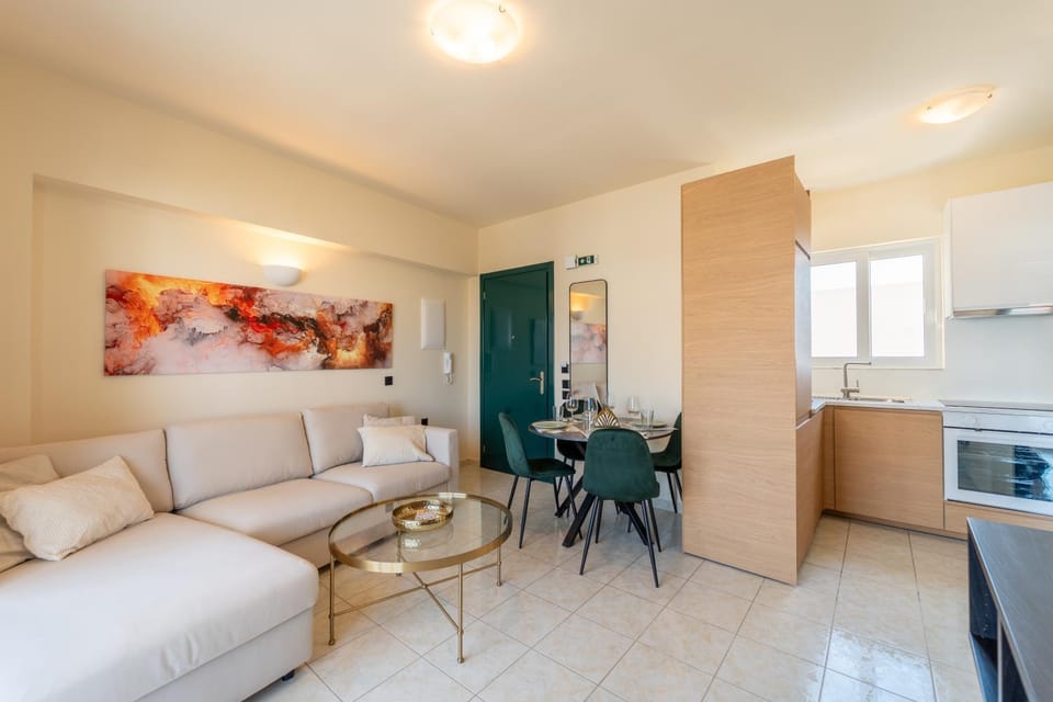 Kitchen or kitchenette, oven, pet friendly, stove