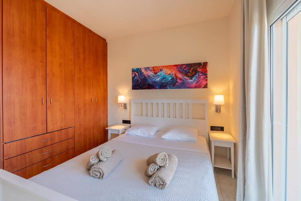 Bed, Bedroom, towels, wardrobe