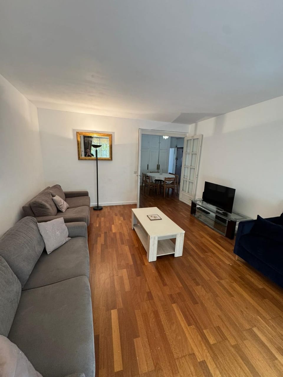 Grand Appartement Tour Eiffel Place Barcelone Apartment in Paris