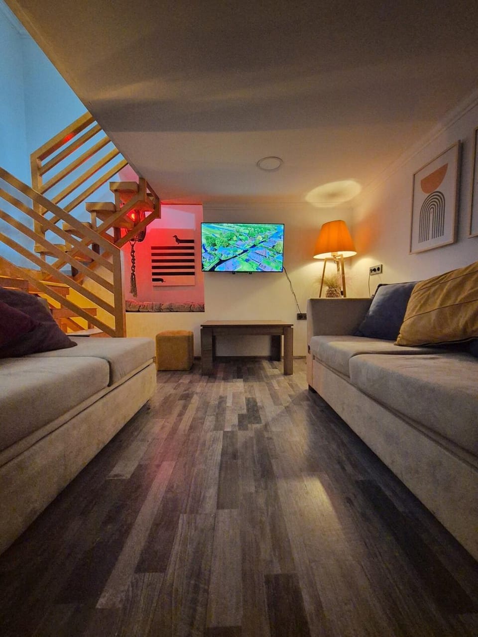 Communal lounge/ TV room, TV and multimedia, Living room, Seating area, Evening entertainment