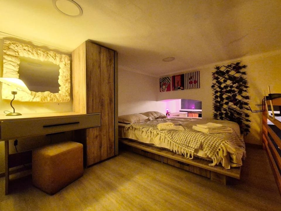 Bed, Bedroom, wardrobe