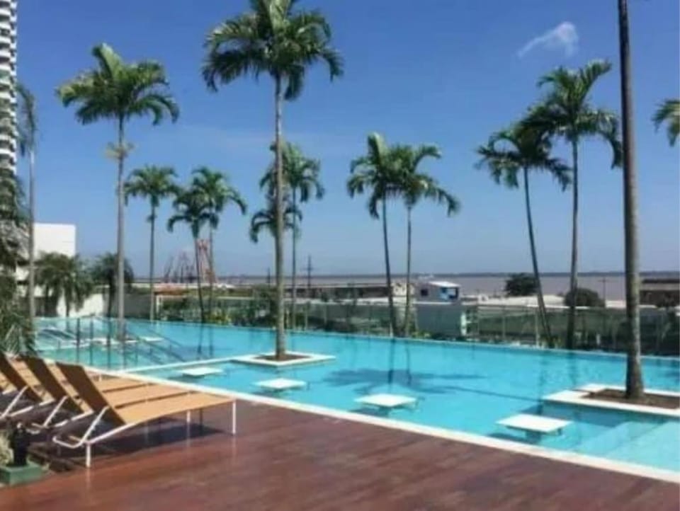 Luxury stay at Ed Mandarim Apartment in Belém