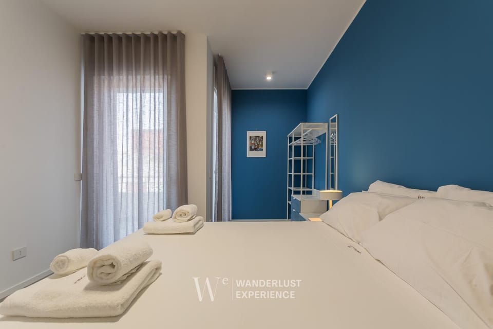 Bedroom, towels