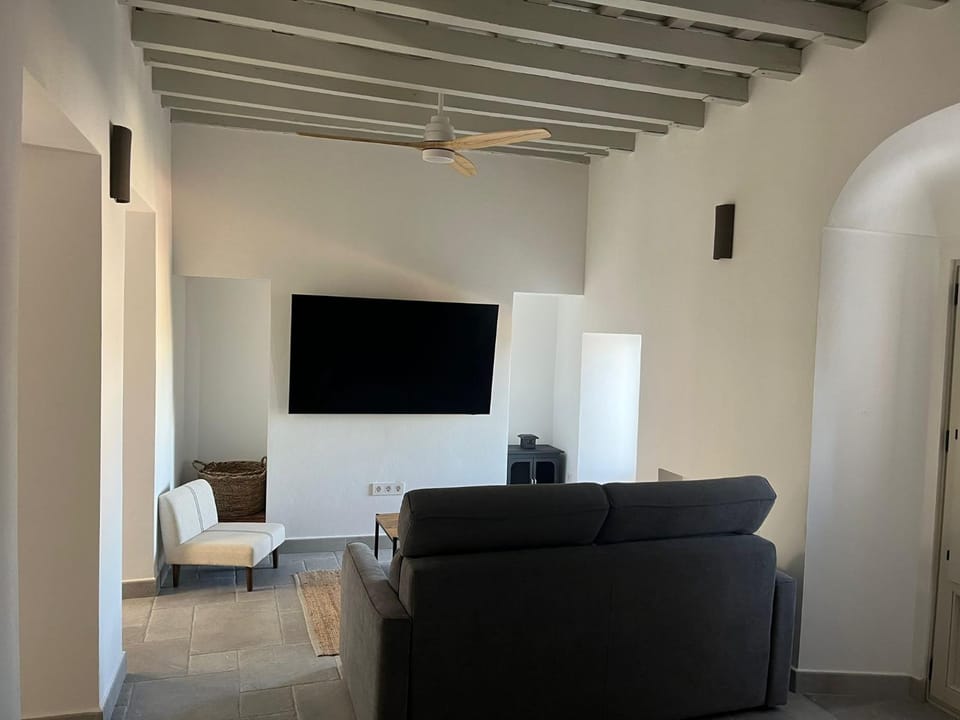 Communal lounge/ TV room, TV and multimedia