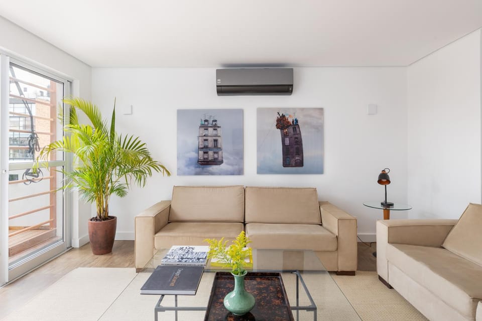 TV and multimedia, Living room, Seating area, air conditioner
