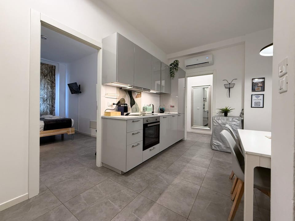 300m to Verona Fair - 3 Suites con bagno privato e Garage Apartment in Verona