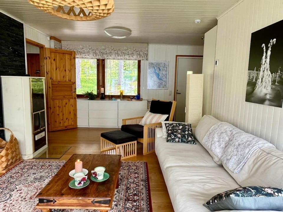 Lumossa Aurora Lakeside House Chalet in Rovaniemi