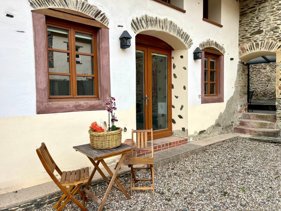 Property building, Patio, Day, Dining area