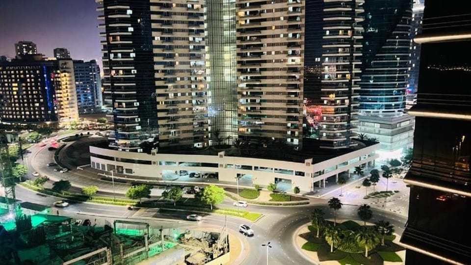 City Edge Room In Barsha Heights Tecom Vacation rental in Dubai
