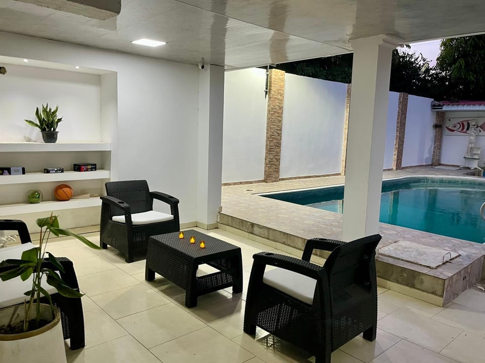 Swimming pool