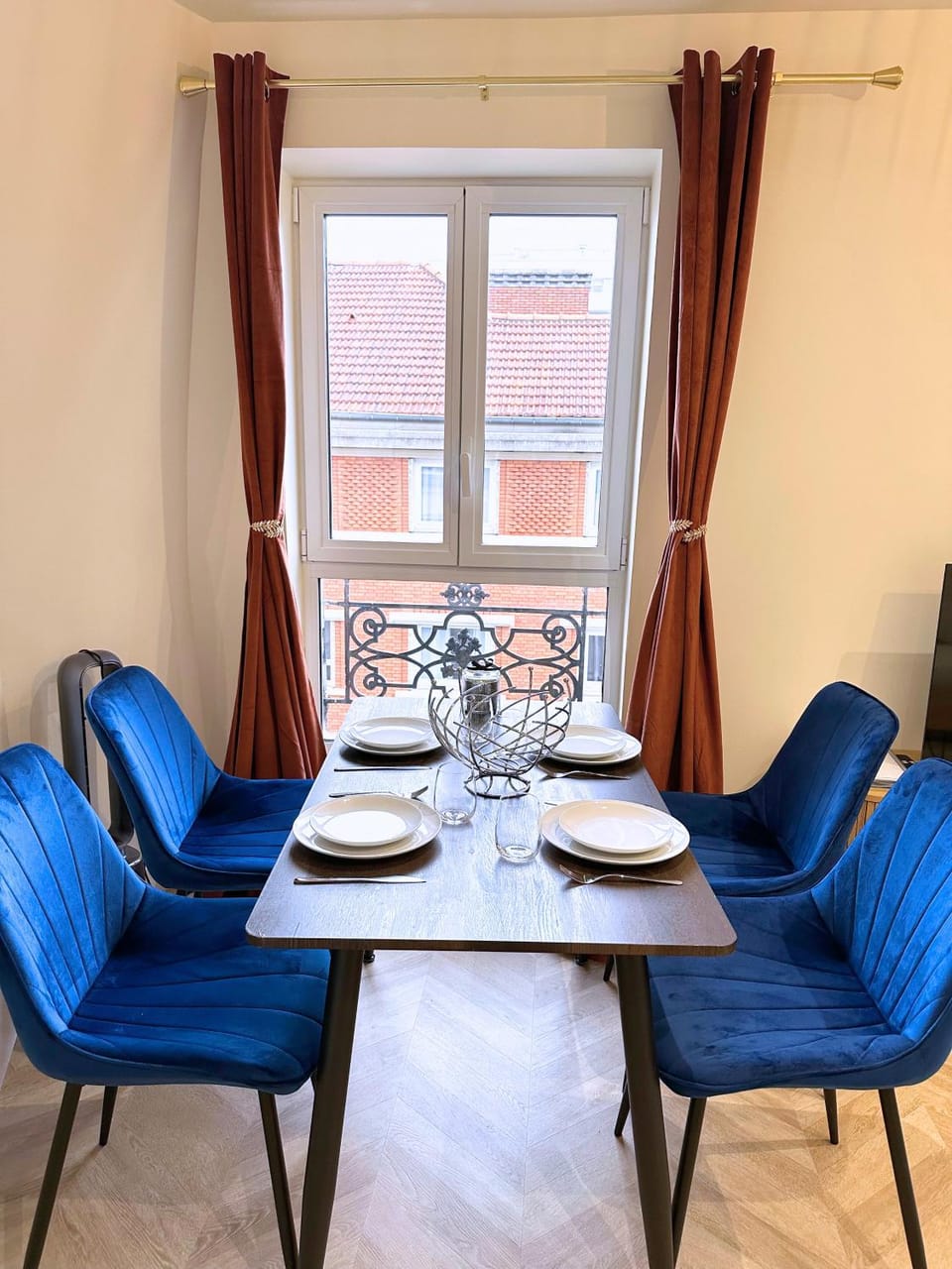 T2 lumineux et cosy - Levallois, Paris Apartment in Levallois-Perret