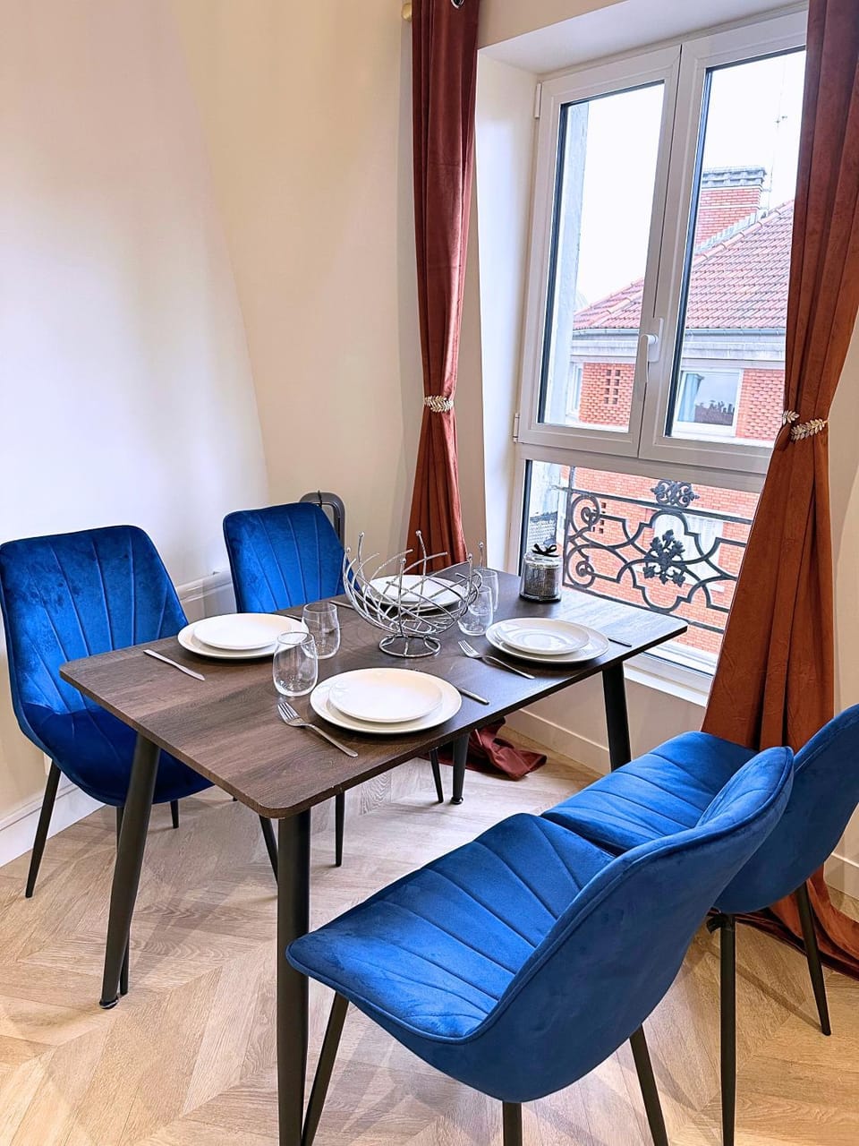 T2 lumineux et cosy - Levallois, Paris Apartment in Levallois-Perret