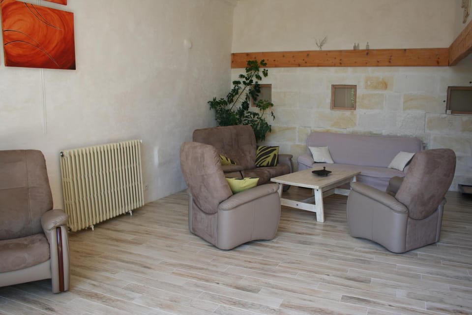 Communal lounge/ TV room, Living room