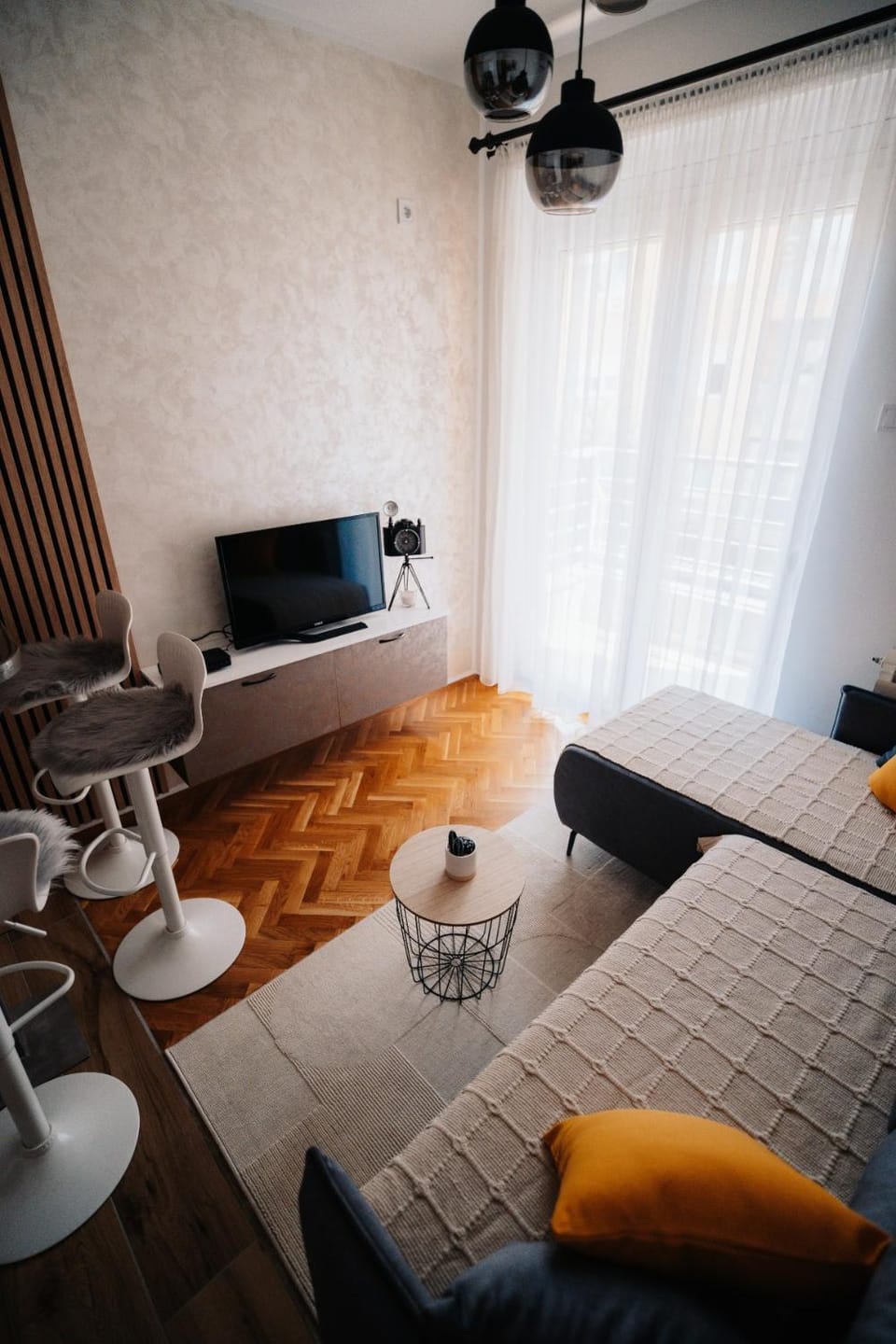 TV and multimedia, Living room, Photo of the whole room, Seating area