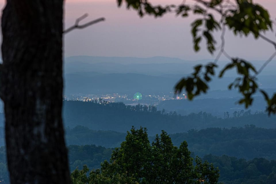 Amazing Views & a Pool by American Patriot Getaways House in Gatlinburg