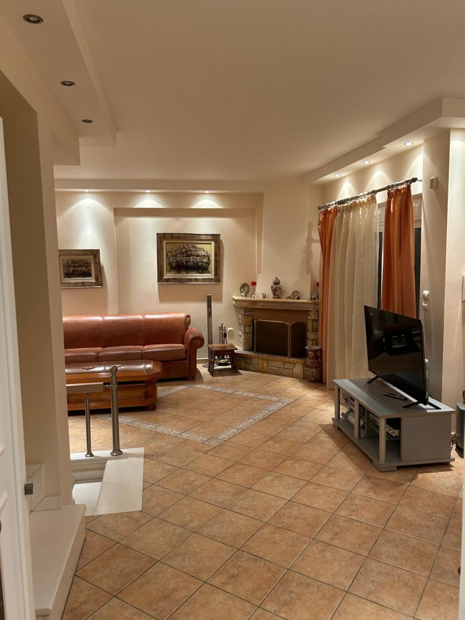 TV and multimedia, Living room, Seating area