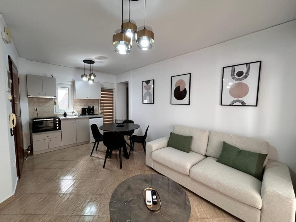 Kitchen or kitchenette, Living room, Seating area, Dining area, stove