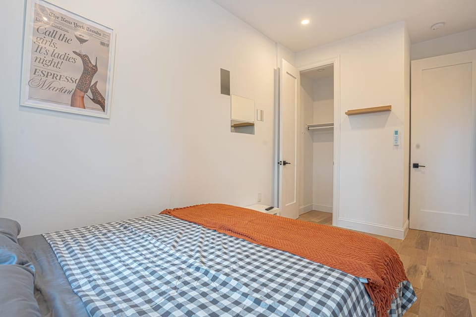 Bed, Photo of the whole room, Bedroom, wardrobe