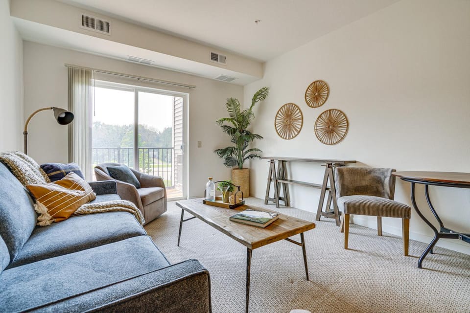 4 Mi to National Sports Center: Apt in Blaine Apartment in Blaine