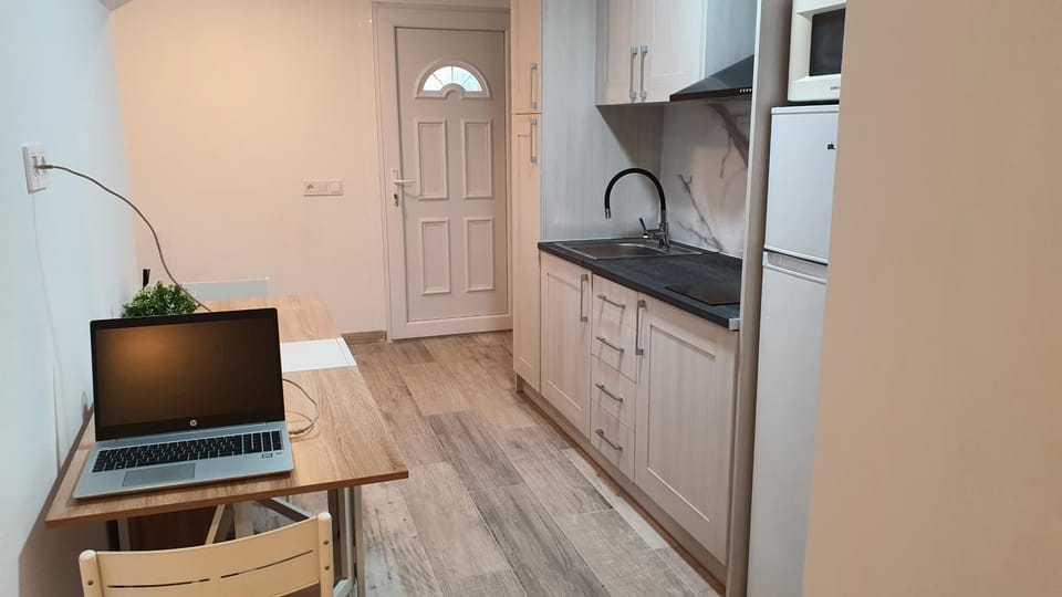 TV and multimedia, Kitchen or kitchenette, stove