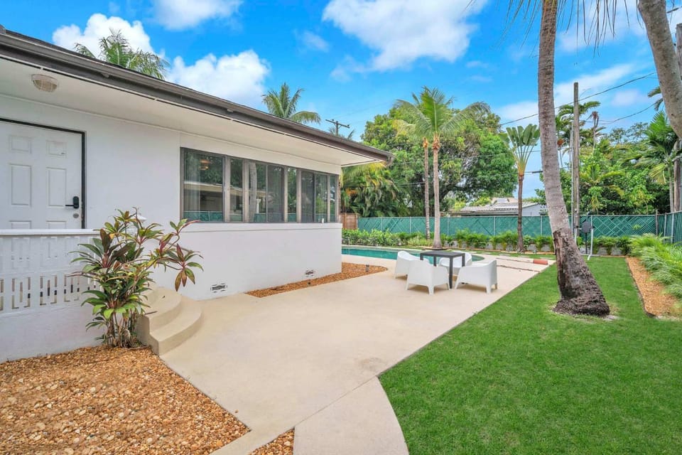 Brickell Zen House - Relaxing Pool Home House in Coral Gables