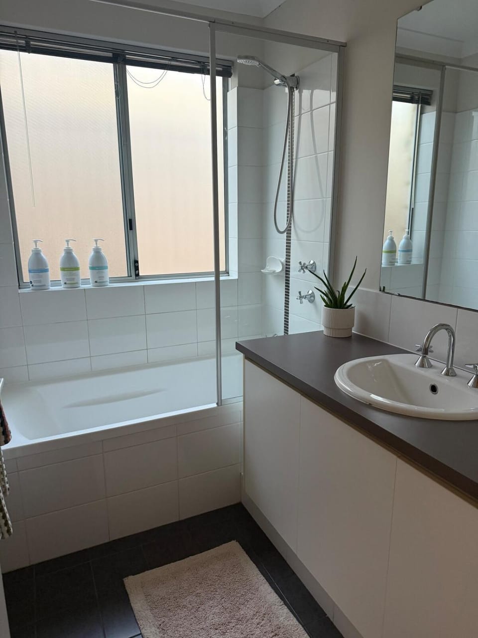 Scarborough Vacay - Cosy 3bed holiday home House in Perth