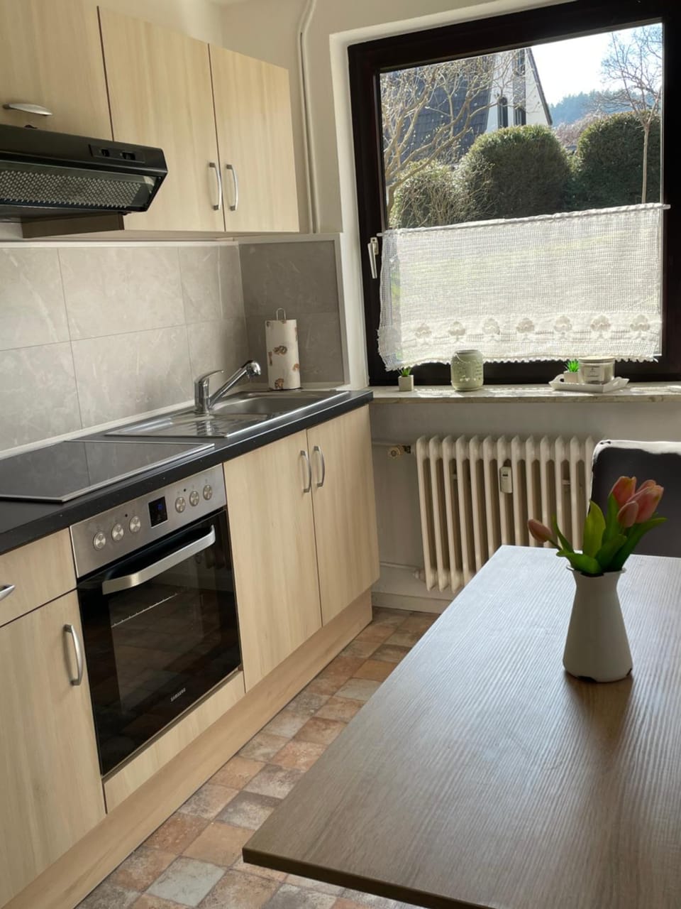 Kitchen or kitchenette, Dining area, stove