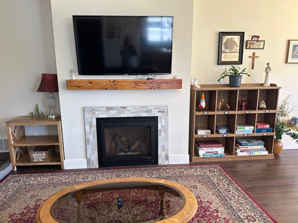 Communal lounge/ TV room, TV and multimedia, Living room
