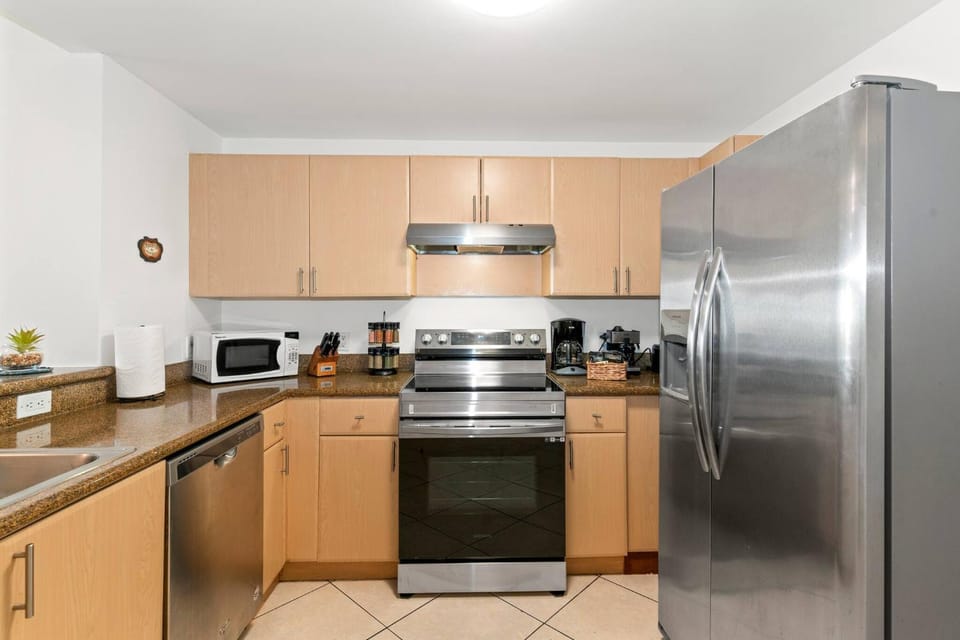 Coffee/tea facilities, Kitchen or kitchenette, Food, dishwasher, microwave, oven, stove, toaster, kitchen
