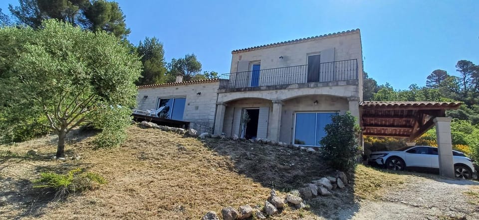 Property building, Facade/entrance, Off site