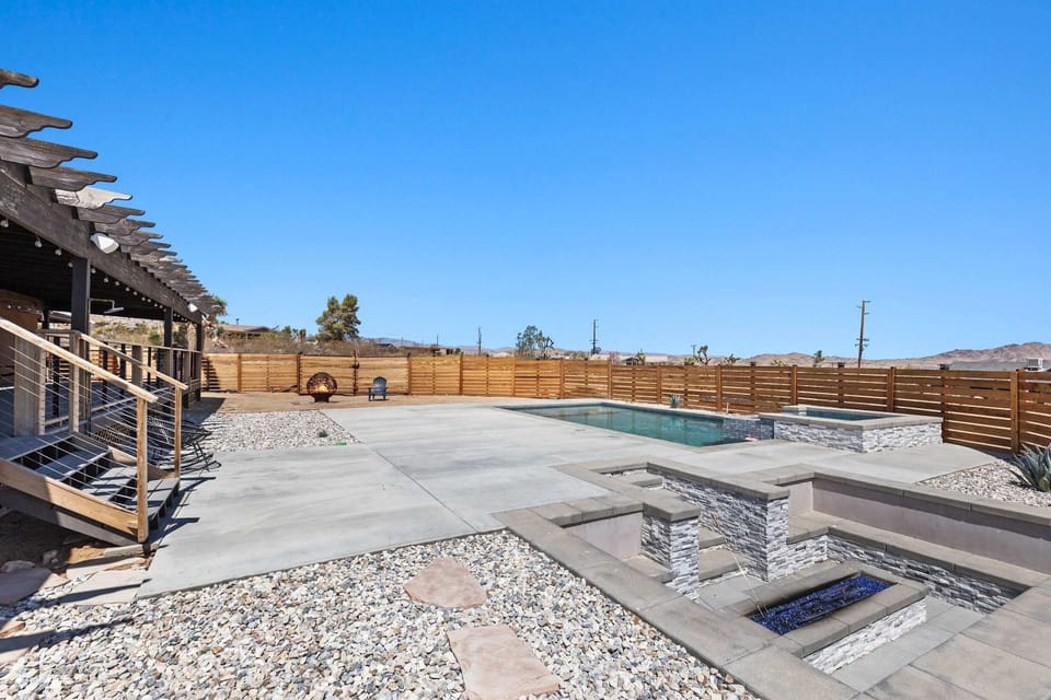 Navigate Stays Winner of the Best Pool House in JT House in Joshua Tree
