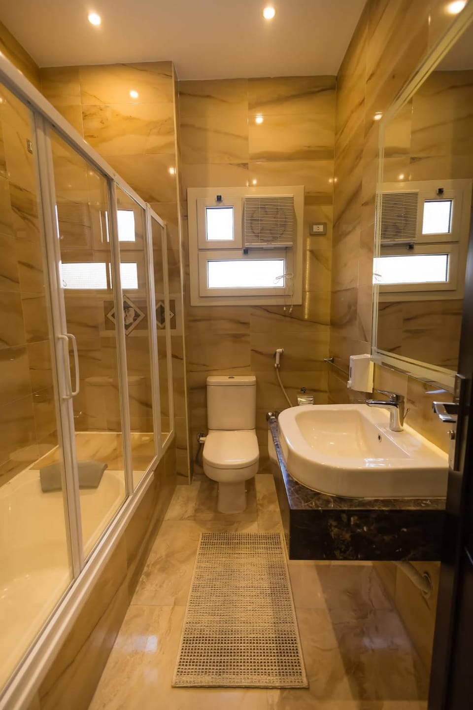 Shower, Toilet, Bathroom, Bath