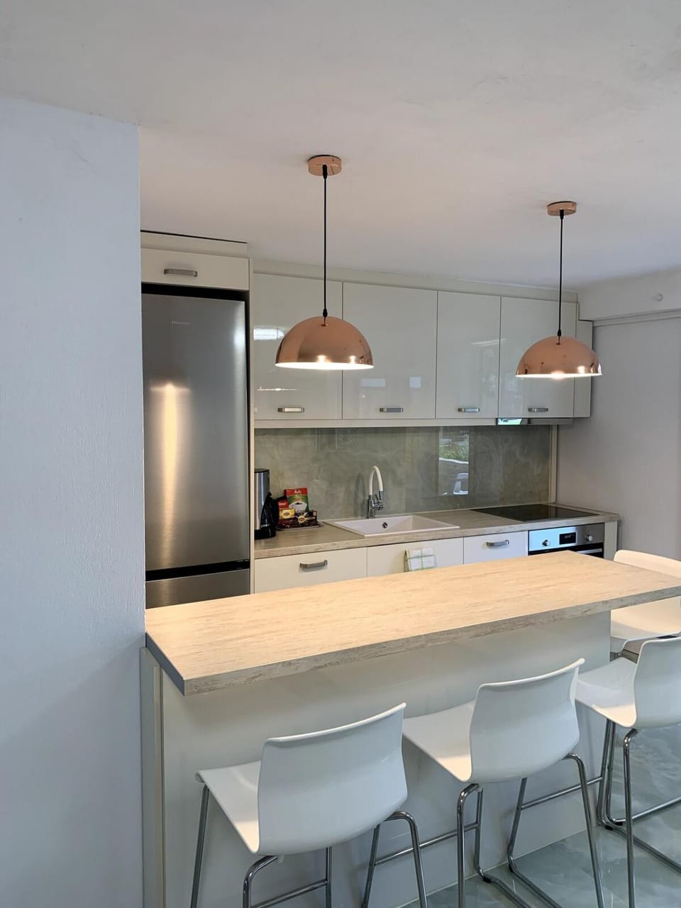 Kitchen or kitchenette, Dining area, oven