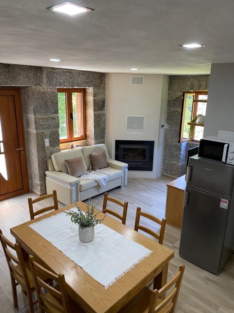 Living room, Dining area