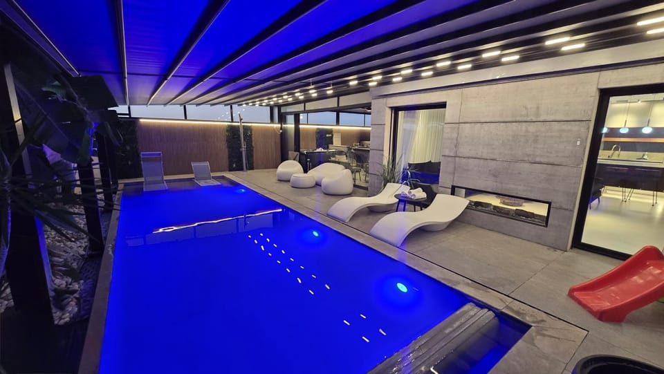 Pool view, Swimming pool