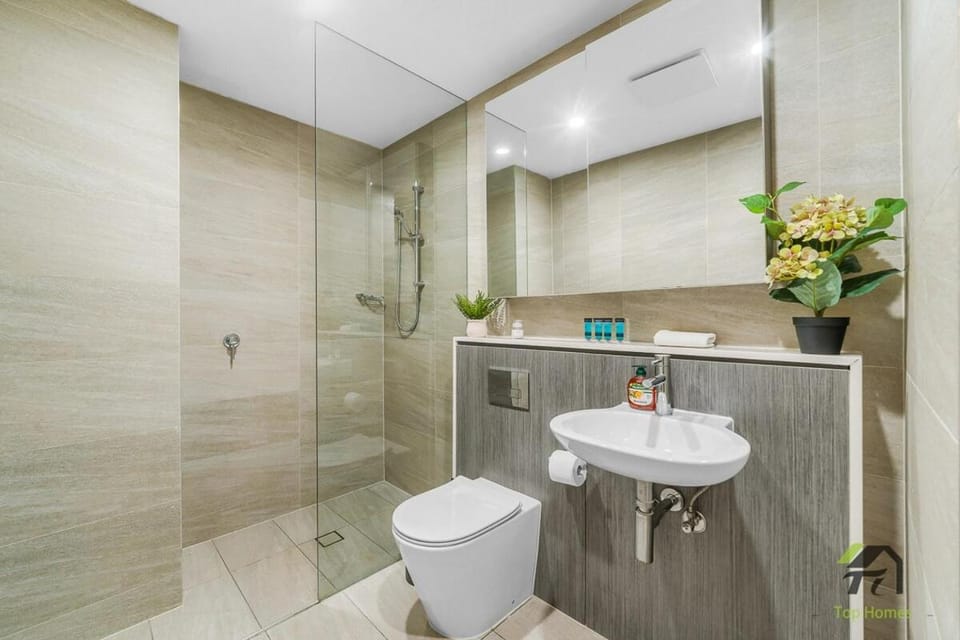 Waterloo Shopping and Entertainment Apartment Apartment in Kensington