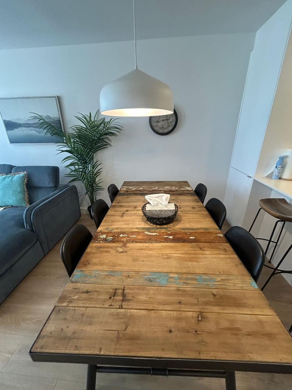 Tiny Penthouse Big Balcony Central & Cozy Apartment in Laval