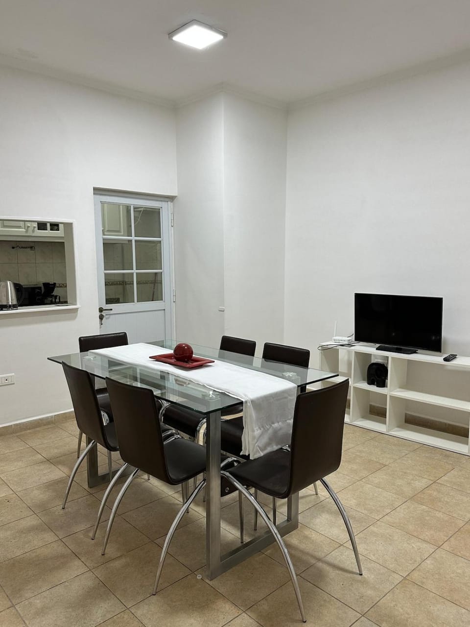 TV and multimedia, Living room, Seating area, Dining area, Evening entertainment