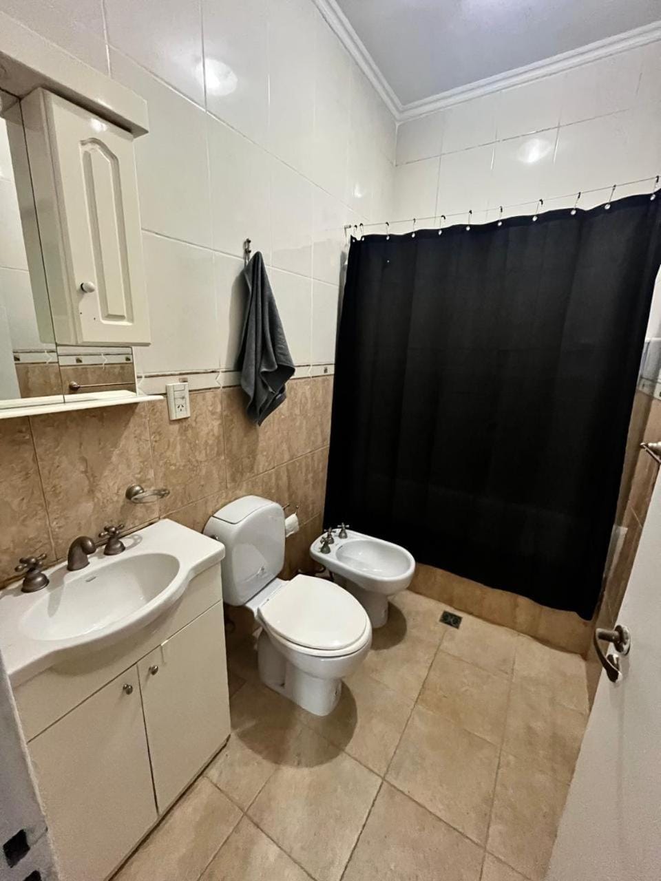 Shower, Bathroom, Bath, bidet, towels