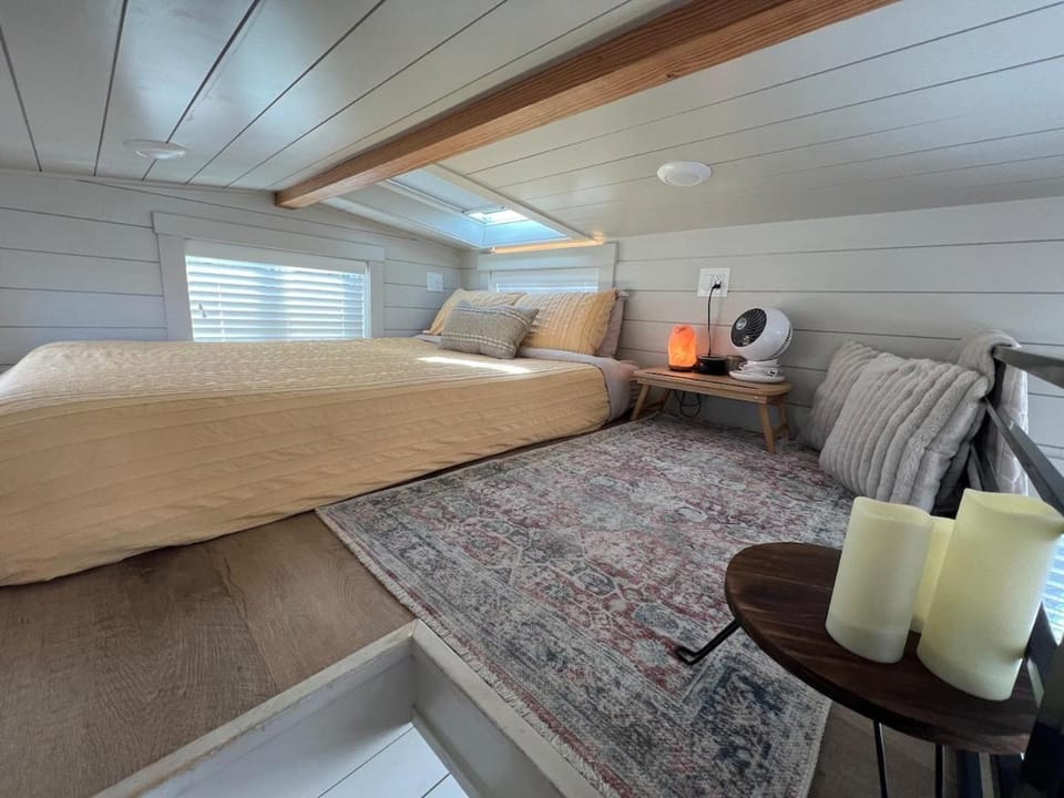 Access Zion & Bryce! Tiny Home with Rooftop Deck and Hot Tub House in Hurricane