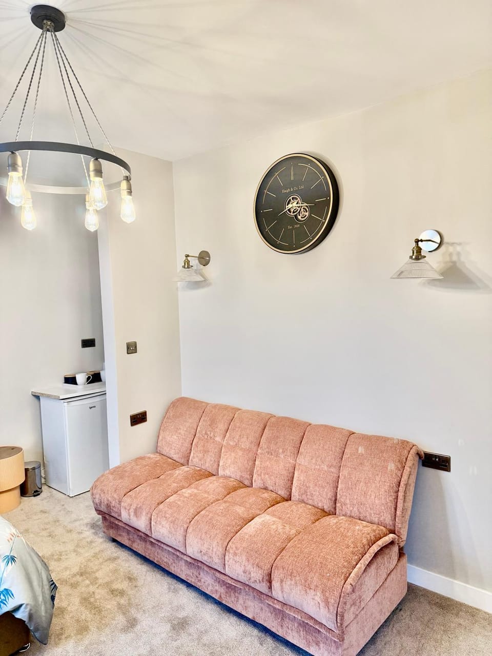 Double Deluxe Centre Apartment- Free Parking - Self Check-In - Cctv Apartment in Huddersfield