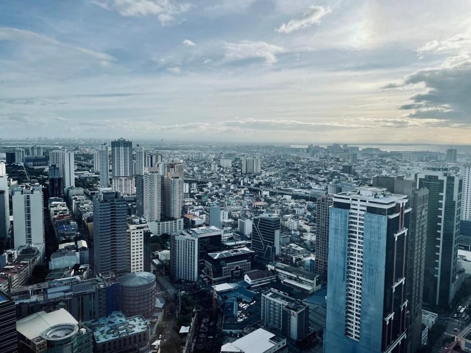 The Auberge at Air Residences Makati! Apartment in Makati