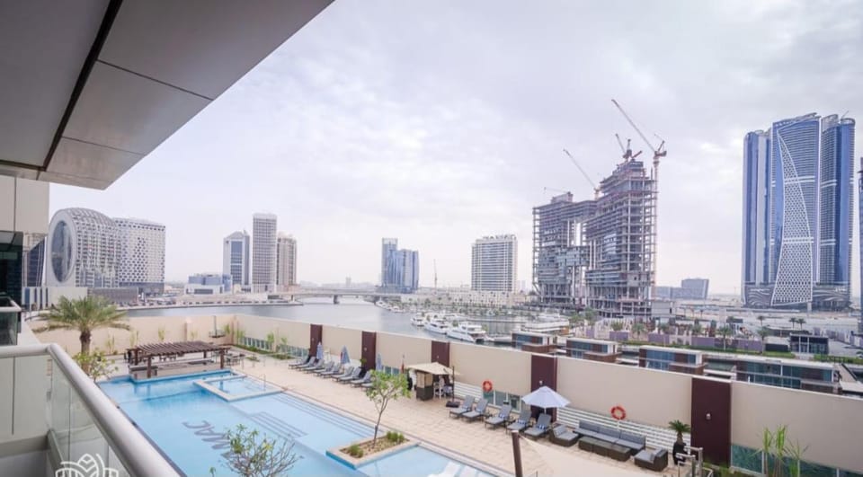 Property building, Swimming pool